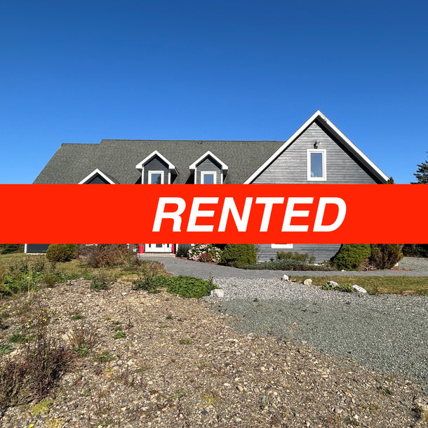 Stunning oceanfront property in Louisbourg