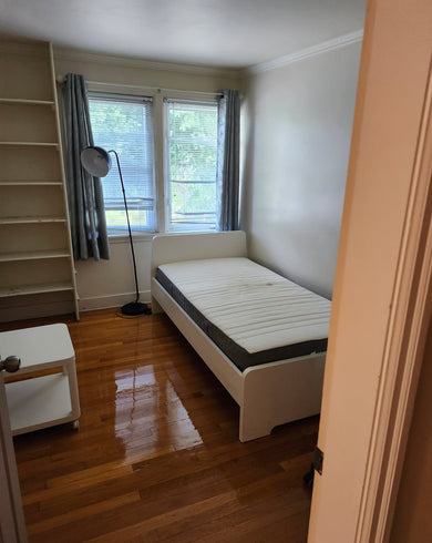 Single and double rooms available on Oxford now!