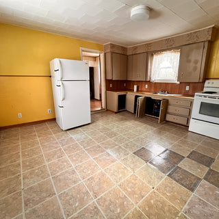 New listing on Arthur in Glace Bay - pet friendly