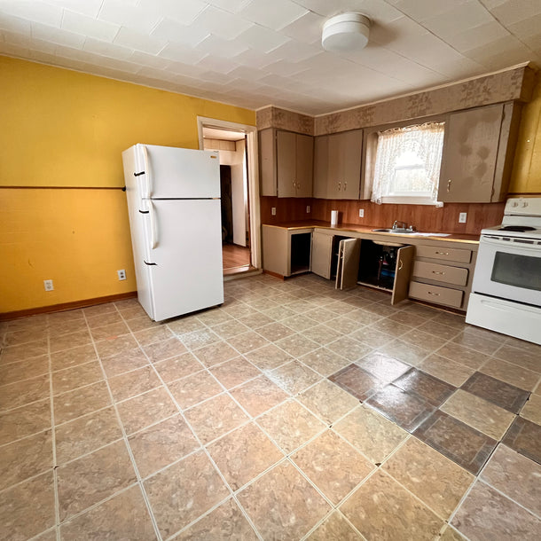 New listing on Arthur in Glace Bay - pet friendly