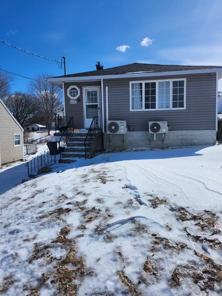 3 Bedroom house - Grandview Sydney NS - Available in JUNE