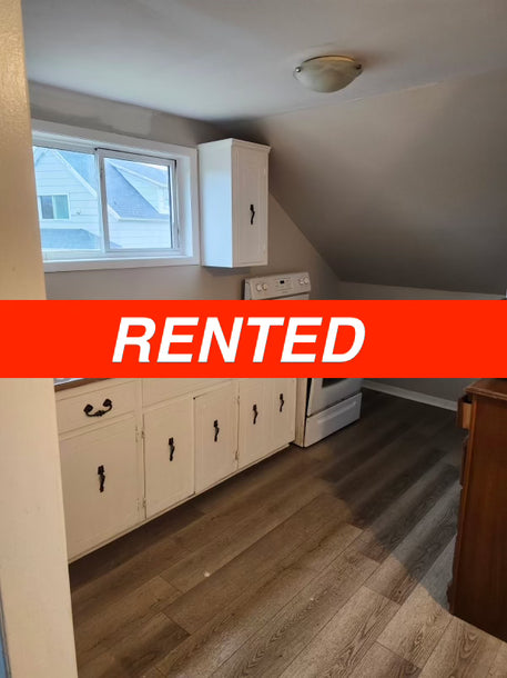 Bachelor available central location in Glace Bay