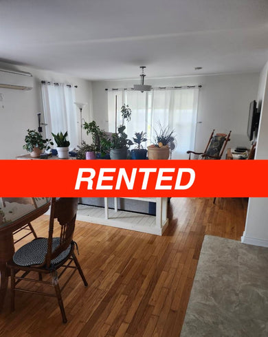 Furnished listing in New Victoria - pets will be considered - fixed term